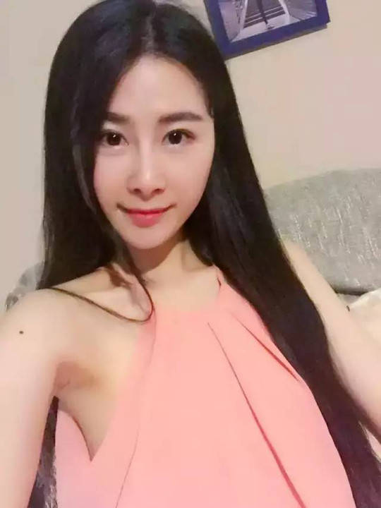 最火爆的直播平台，美女私密洗澡现场