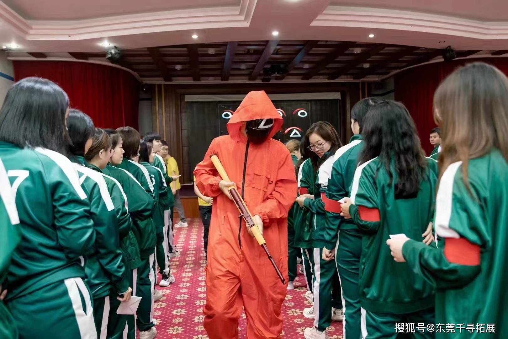 播放如何玩手游鱿鱼游戏的教程_手机上的鱿鱼游戏怎么玩_手机游戏鱿鱼游戏