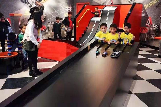 赛车手机版游戏_赛车手机游戏哪个好玩_手机游戏极速赛车手