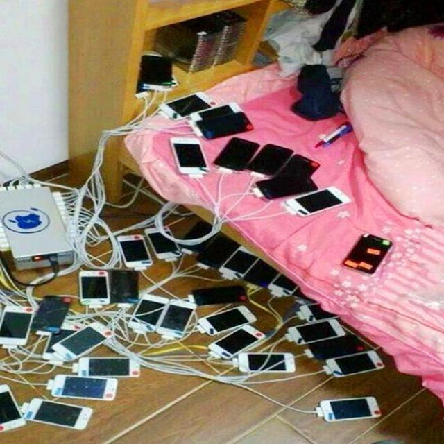 手机玩游戏暂停屏幕不亮_玩游戏手机灭屏_暂停屏幕不亮玩手机游戏会亮吗