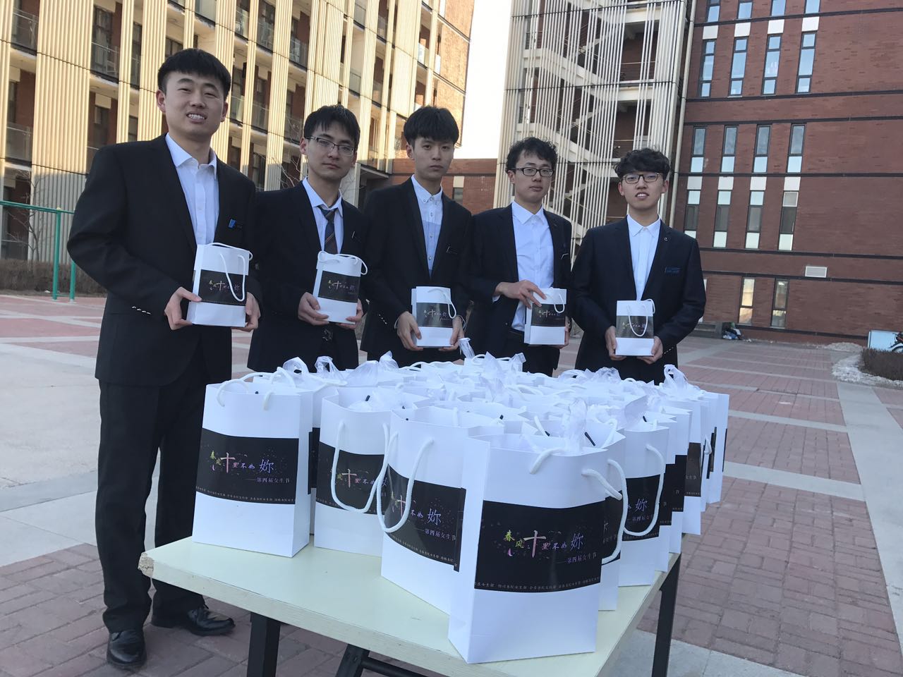 女生部里的秘密_女生部里的秘密_女生部里的秘密