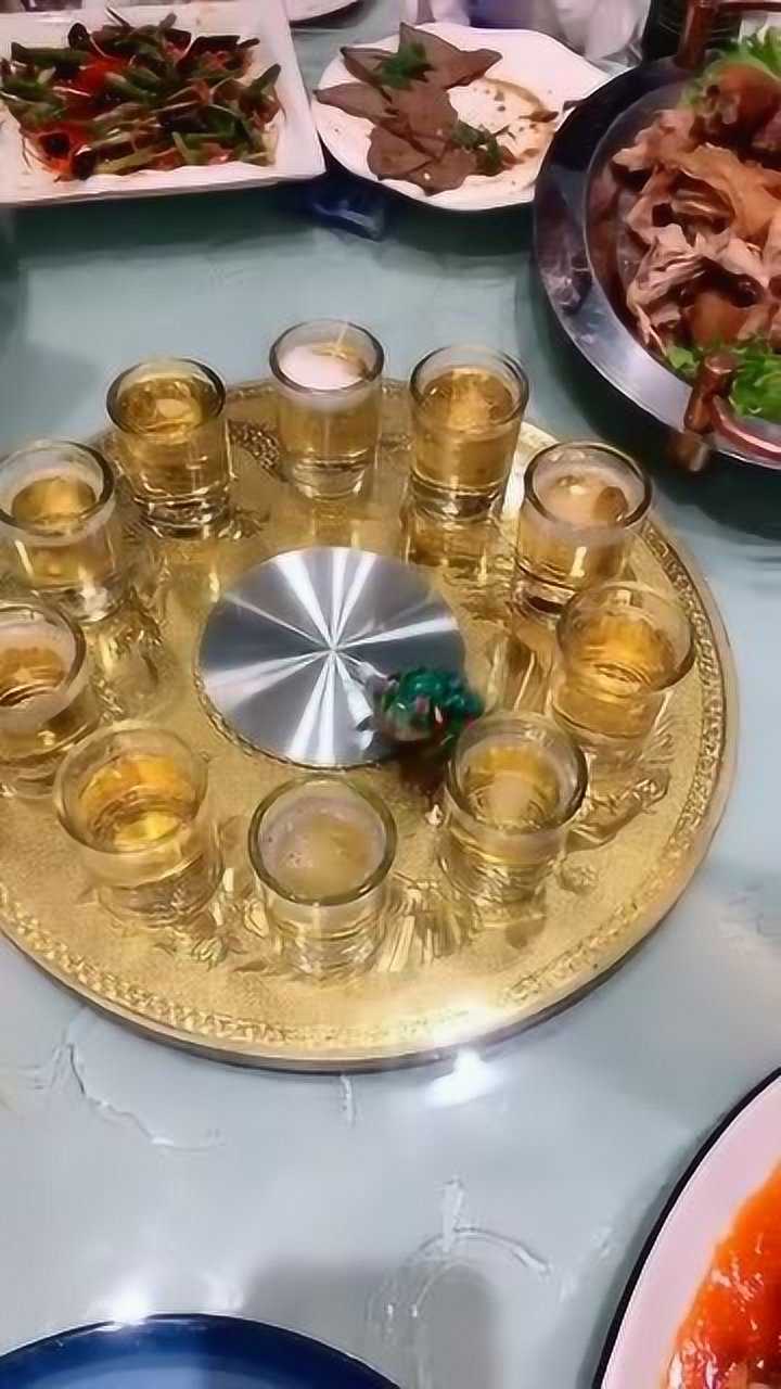 手机上喝酒游戏-手机上的喝酒游戏：刺激与现实的碰撞，你准备好