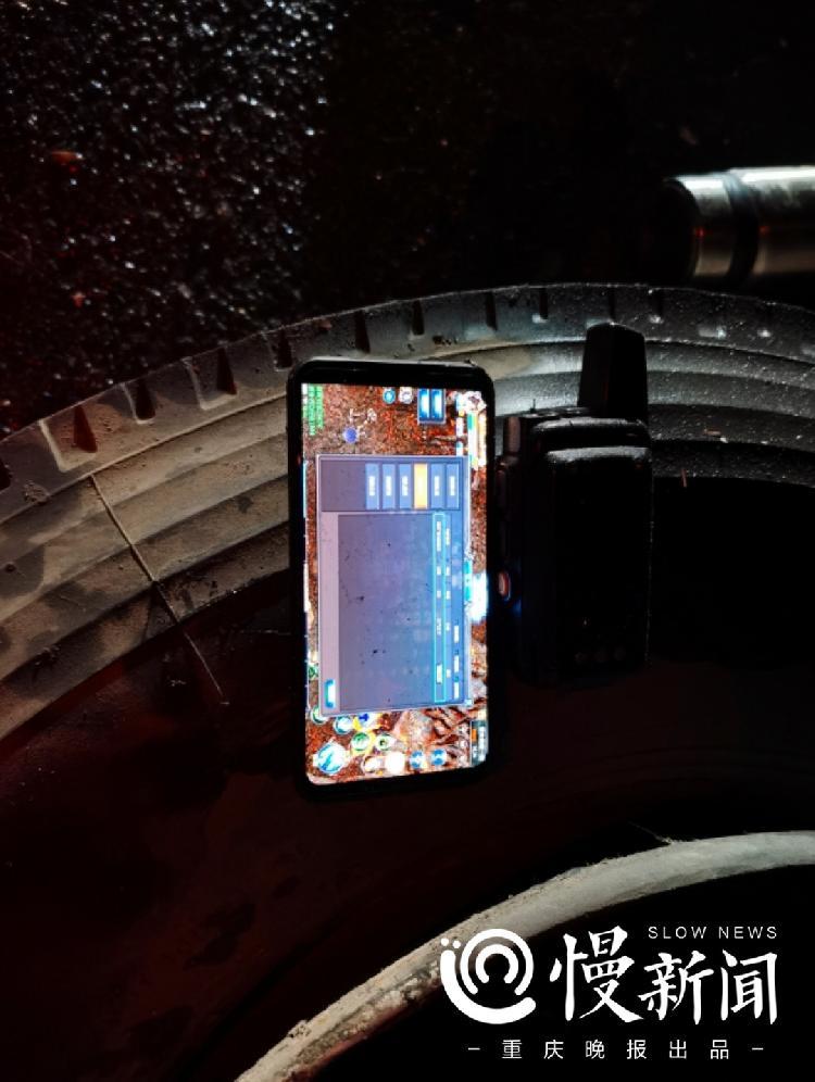 手机游戏里为什么会跑屏_手机玩游戏会爆炸吗_玩游戏会把手机屏幕按坏吗