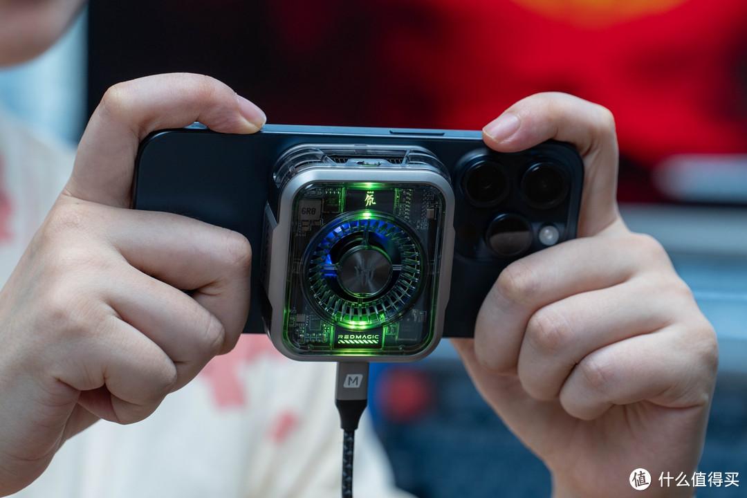 手机如何在水里玩吃鸡游戏_鸡吃虫子的游戏_鸡玩吃水手机游戏里怎么玩