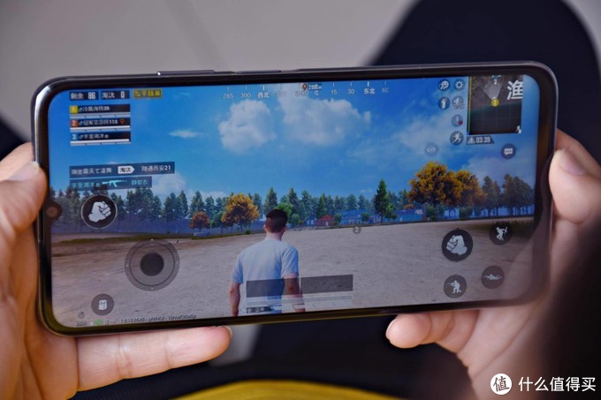 全屏手机怎么玩_手机全屏玩游戏怎么样_全屏手机打游戏