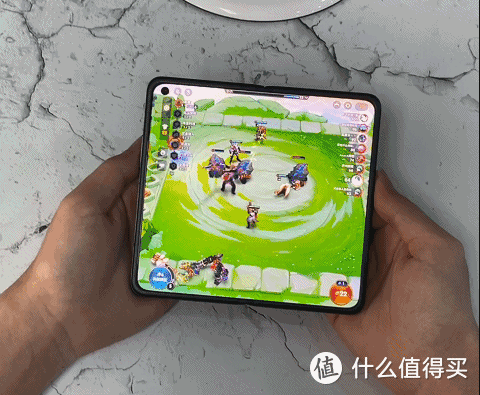 折叠屏手机用来打游戏的_折叠屏用来打手机游戏会怎么样_折叠屏玩游戏